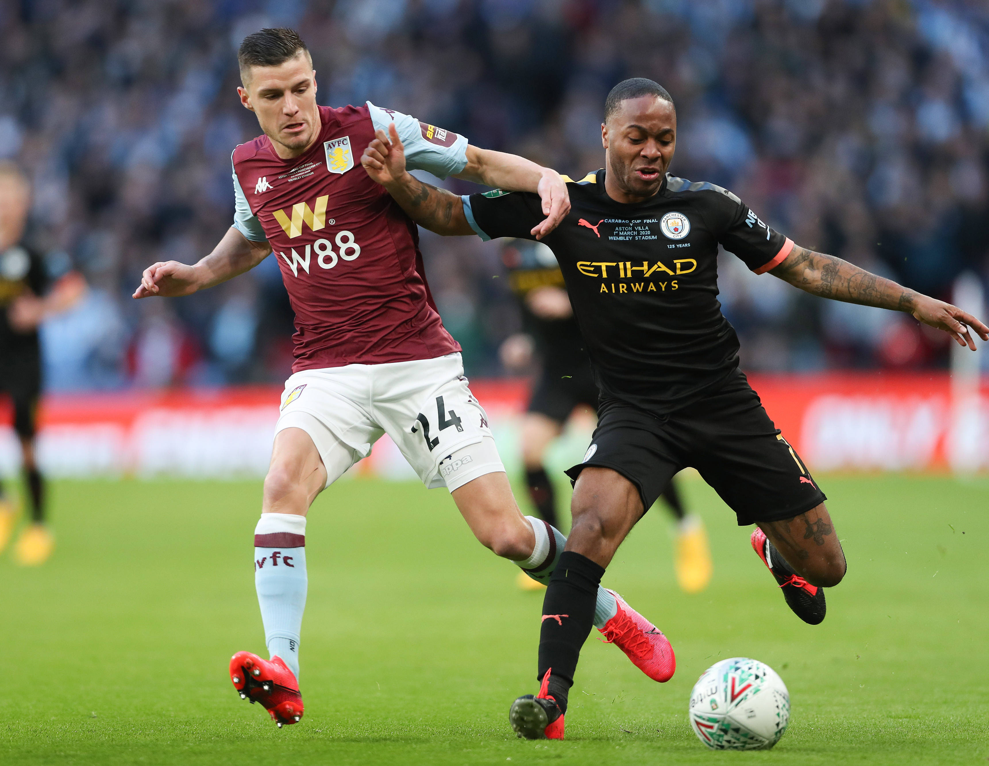 稳定！马尔卡宁全场18中11轰30分8篮板