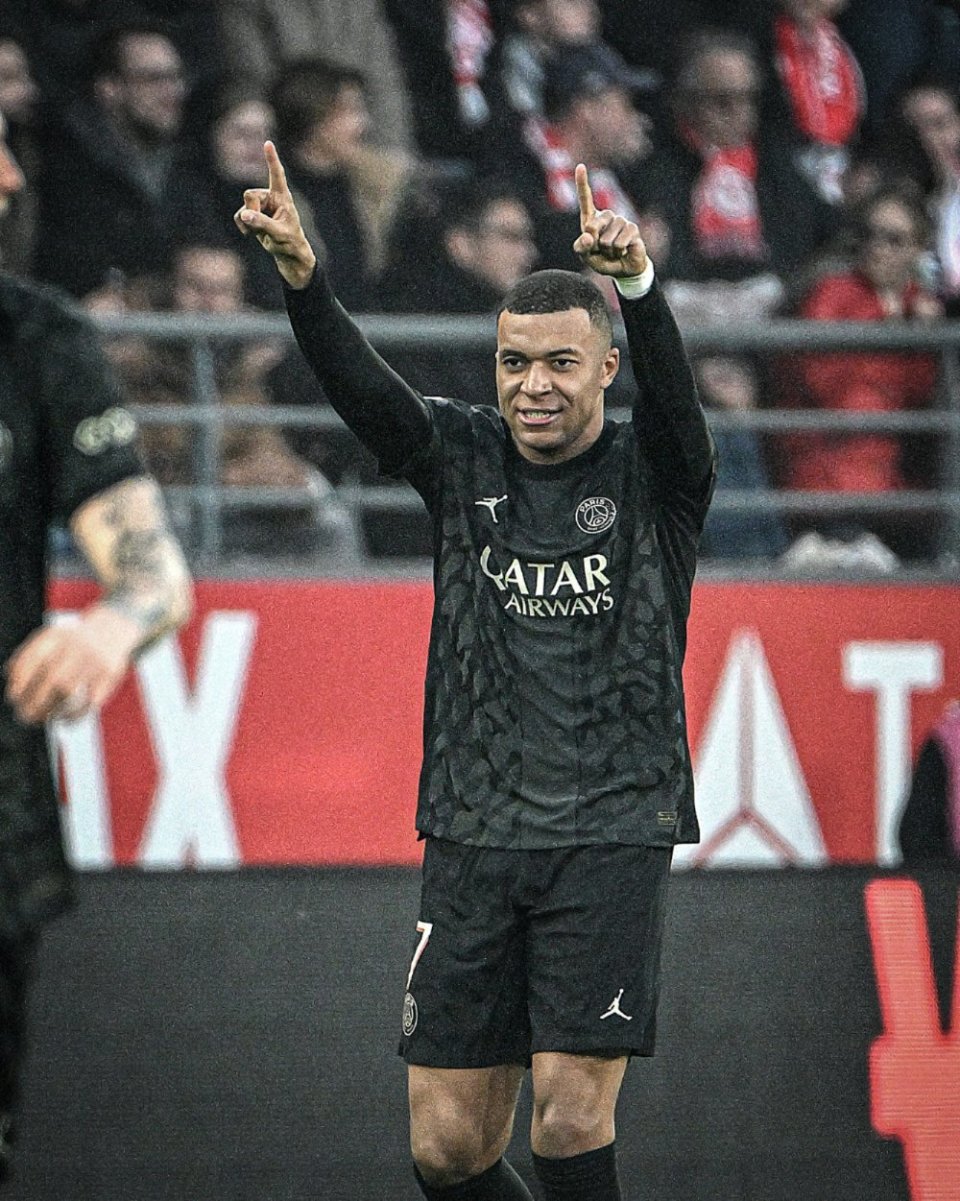 网球ATP年终总决赛：奥热-阿利亚西姆胜兹韦列夫