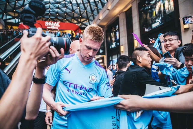 球探：班巴合同明夏到期，尤文、米兰、国米和罗马有意免签他