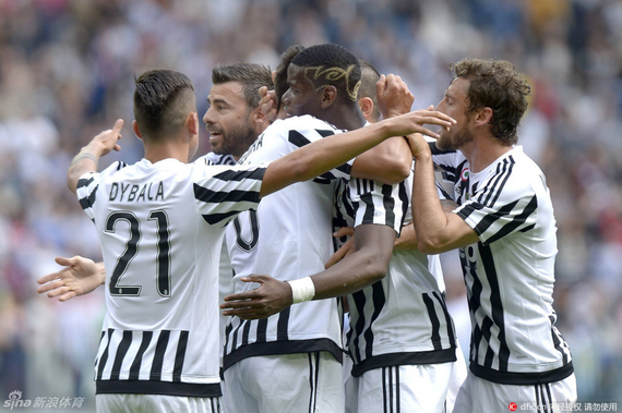 没有技巧全是感情，弗兰克告别演讲深情演唱《月亮代表我的心》