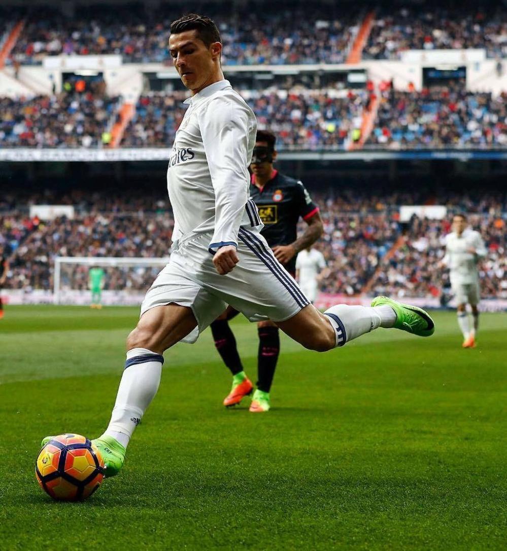 法尔克：拜仁不着急推进诺伊尔续约，打算在他40岁生日前后谈