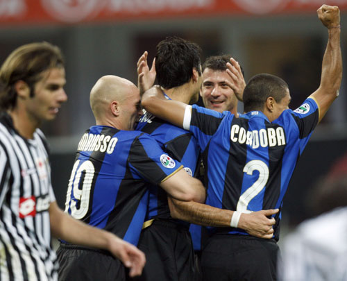 记者：丘库埃泽目前最有可能去富勒姆，土超俱乐部没报价