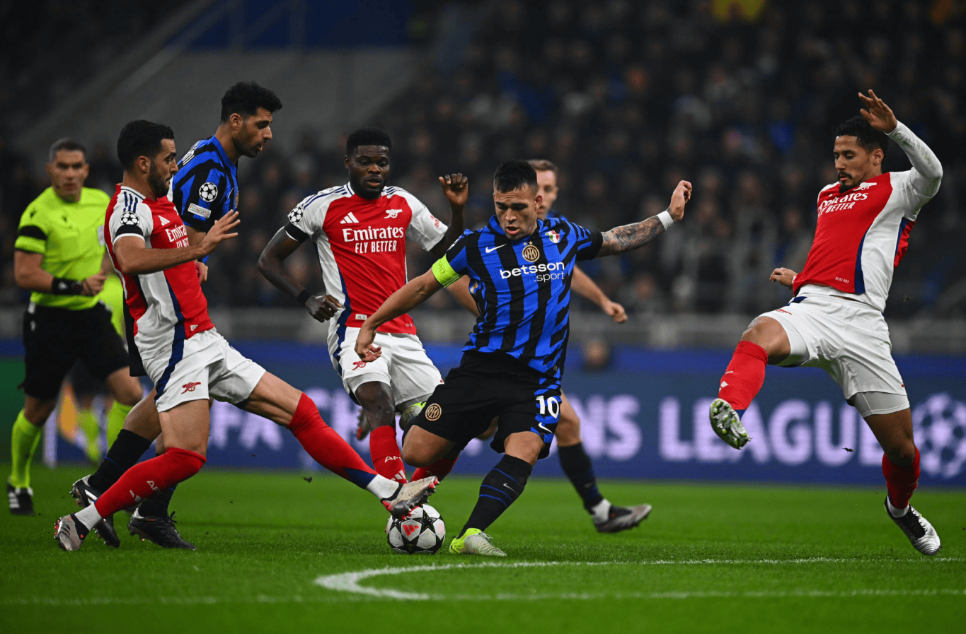 跟队记者：尤文仍在关注帕尔马中场贝尔纳韦