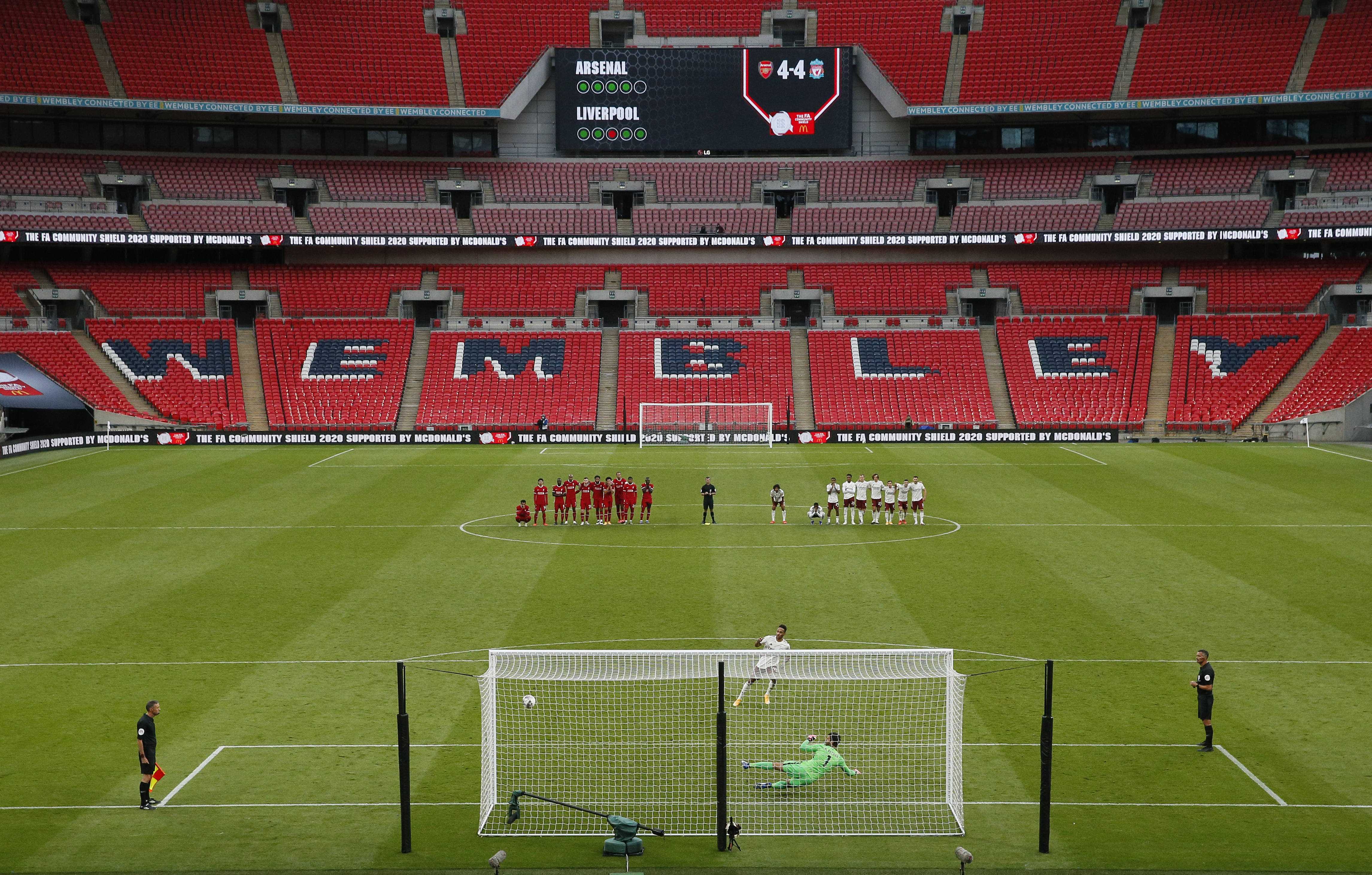 喜忧参半！广东新外援奎恩首秀狂砍27分8板4助攻 力劈篮筐但三分球失准